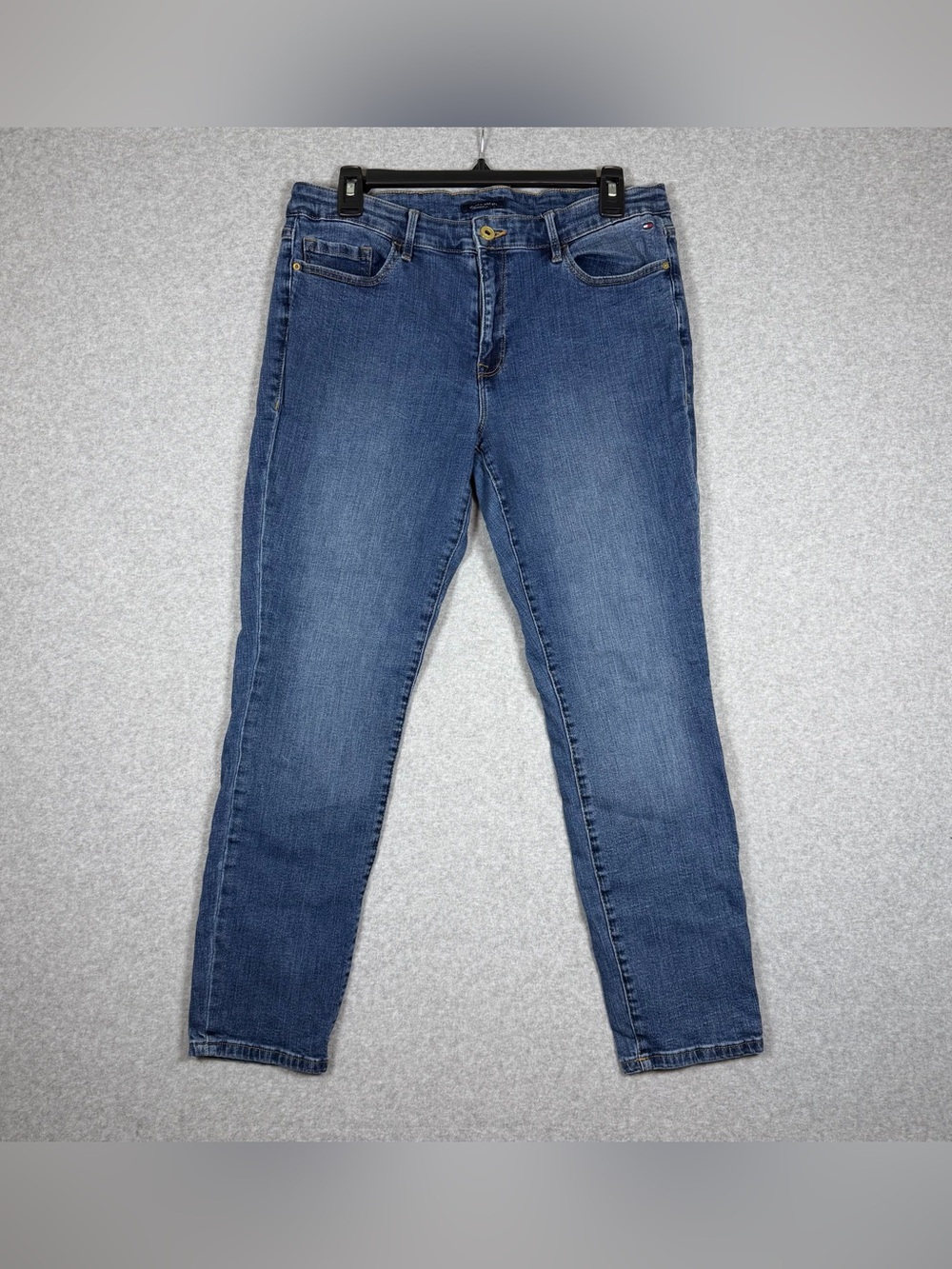 Tommy Hilfiger Straight Leg Medium Wash Stretch Denim Jeans Women’s Size 10